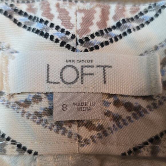 LOFT - Patterned Shorts. Size 8 - Picture 3 of 6